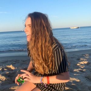 Meet your Posher, Abigail